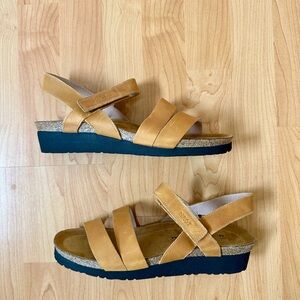 Naot Kayla Backstrap Sandal in Oily Dune / size 42 (US 10.5-11)